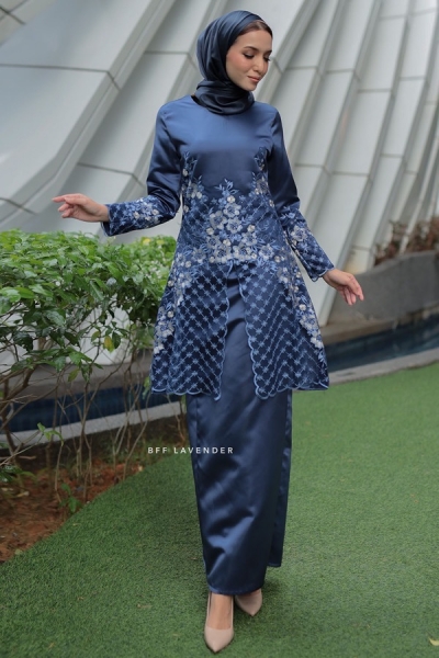 KURUNG PAHANG BUNGA CINTA NAVY BLUE